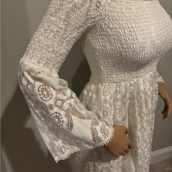 Off-the-shoulder Lace mini with ruched bodice - Picture 3 of 5